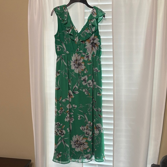 Maurices Dresses & Skirts - Maurices Green Floral Ruffle V-Neck Maxi Dress